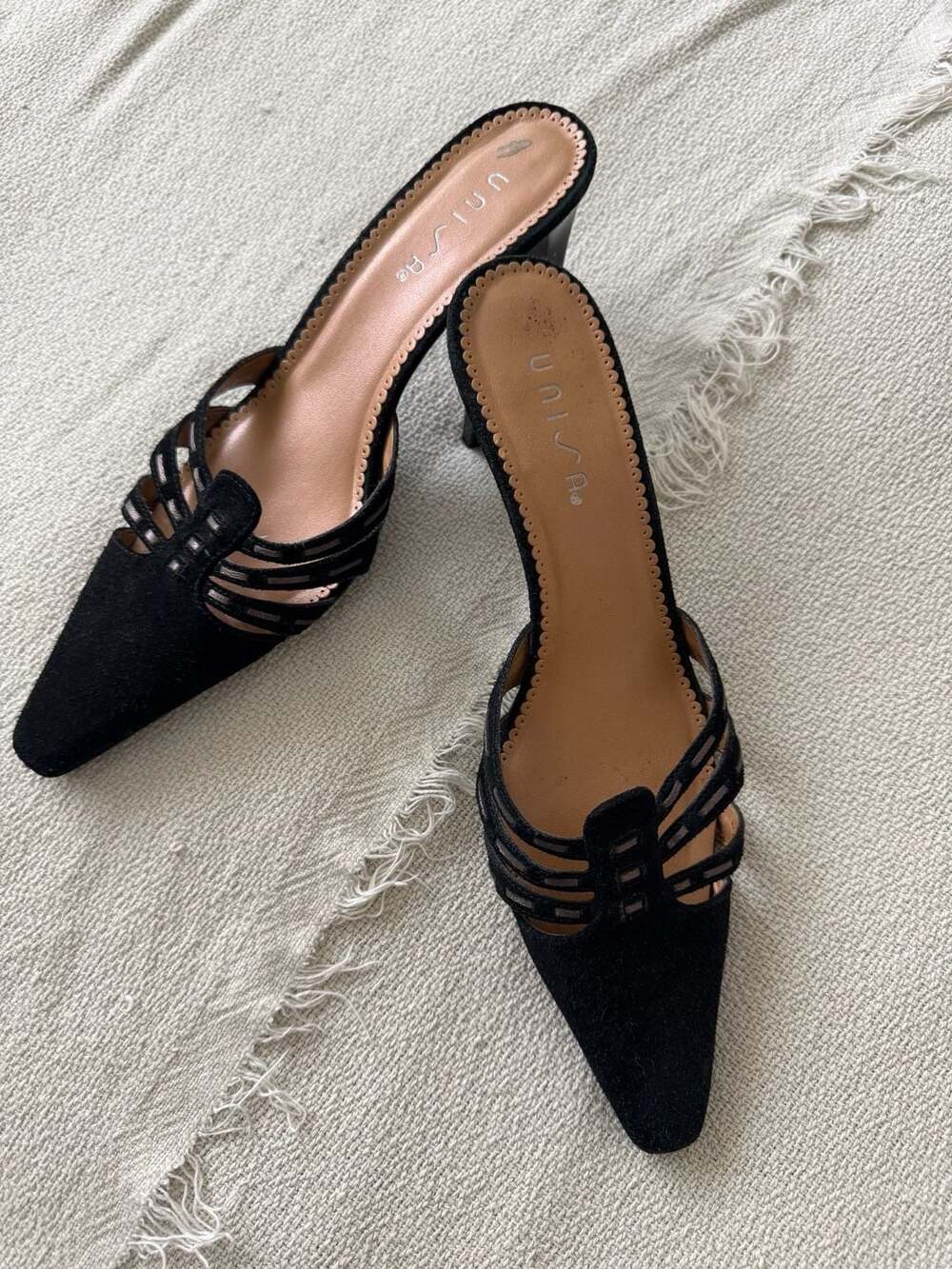 Unisa Black Suede Pointed Toe Cut-Out Kitten Heel Mules - Picture 3 of 4